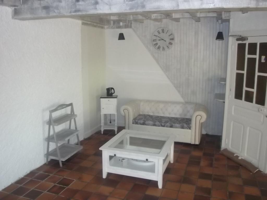 Au Vieux Logis 63 Acomodação com café da manhã Saint-Rémy-sur-Durolle Exterior foto